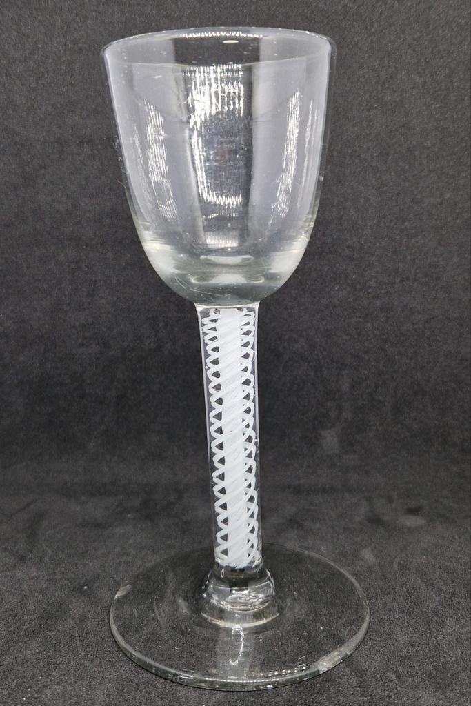 Georgian slingerglas 2de helft 18e eeuw, Engeland., Antiek en Kunst, Antiek | Glas en Kristal, Ophalen of Verzenden