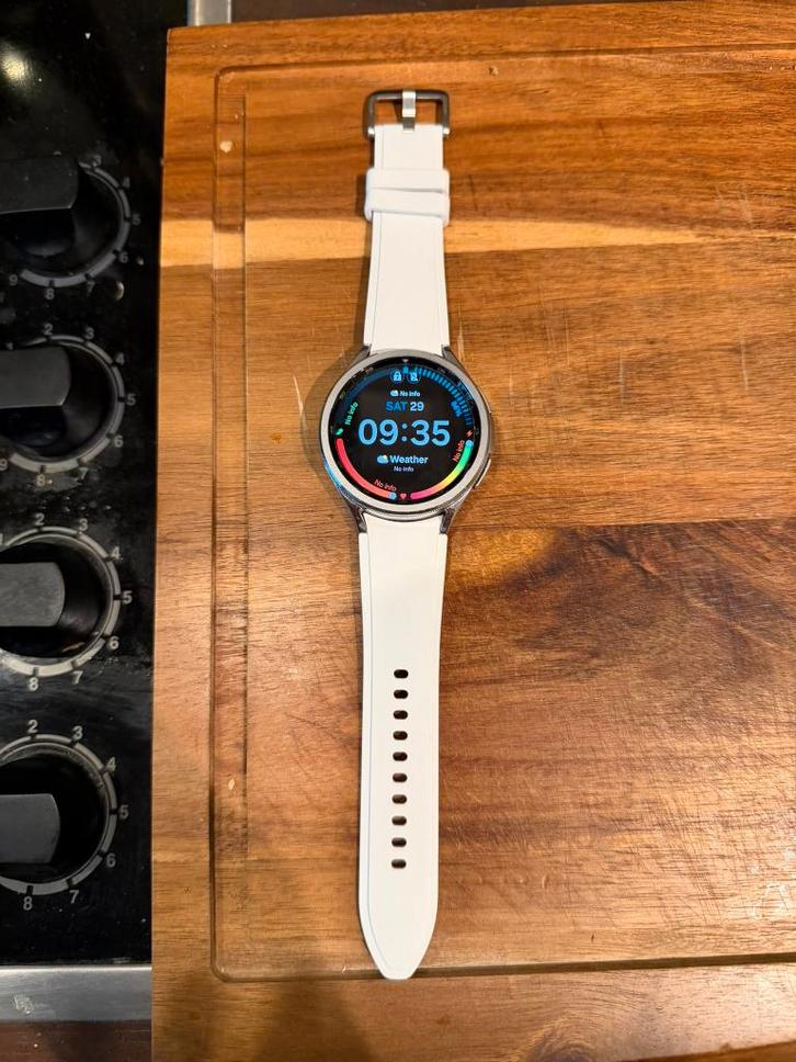 Samsung Galaxy Watch 6 Classic LTE (47mm) | Zonder lader, Sieraden, Tassen en Uiterlijk, Smartwatches, Zo goed als nieuw, Android