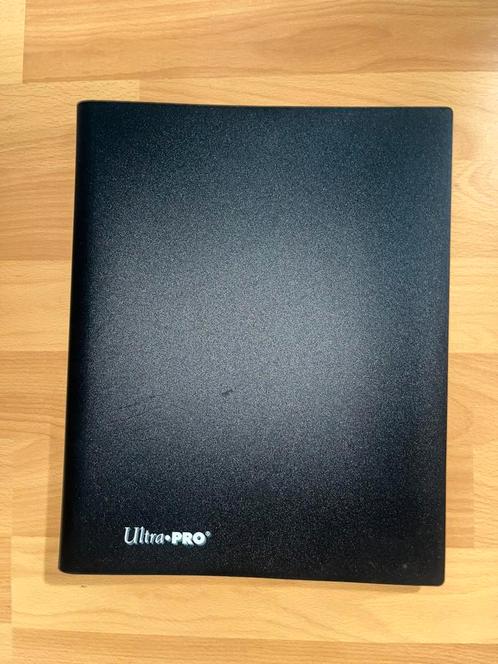 ULTRA PRO 9 POCKET BINDER MAP, Hobby en Vrije tijd, Verzamelkaartspellen | Pokémon, Verzenden