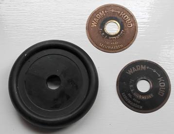 Antieke bakelieten handwiel + plaatjes voor oude radiatorkra beschikbaar voor biedingen