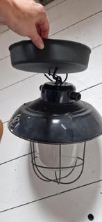 Industriële fabriekslamp plafondlamp zwart met melkglas, Ophalen, Gebruikt, Glas, Minder dan 50 cm