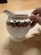 Wedgwood melkkannetje Briar rose, Overige typen, Ophalen of Verzenden, Zo goed als nieuw, Wedgwood