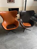 Twee Egg Chairs - Design Klassiekers, Huis en Inrichting, Ophalen, Gebruikt, Leer, 75 tot 100 cm