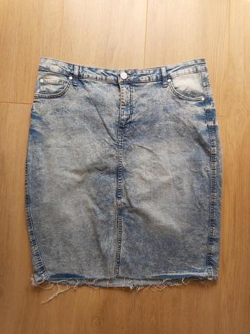 Leuke jeans rok  beschikbaar voor biedingen