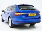 Skoda Superb Combi 1.4 TSI iV 218PK | Panoramadak | Trekhaak, Auto's, Skoda, Gebruikt, Zwart, 4 cilinders, Blauw
