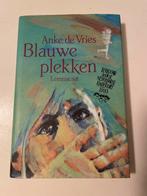 Blauwe plekken - Anke de Vries, Ophalen of Verzenden, Zo goed als nieuw, Anke de Vries, Fictie algemeen