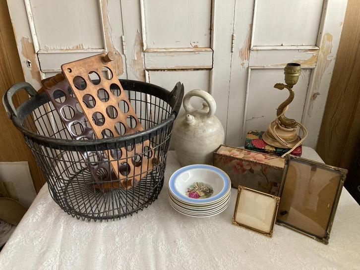 Brocante aardappelmandje - eierrekje - kruik - lampje - blik, Antiek en Kunst, Curiosa en Brocante, Ophalen of Verzenden