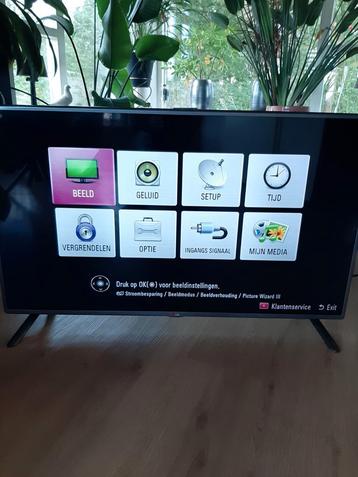 Lg tv 47lb561v  47 inch  beschikbaar voor biedingen