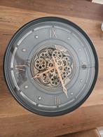 Stijlvolle Wandklok met Draaiend Tandwiel! Diameter 60cm., Ophalen of Verzenden, Zo goed als nieuw, Analoog, Wandklok