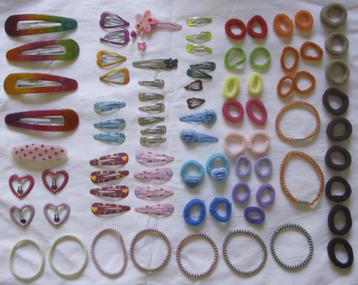 Haarspeldjes en haarelastiekjes / Haaraccessoires beschikbaar voor biedingen