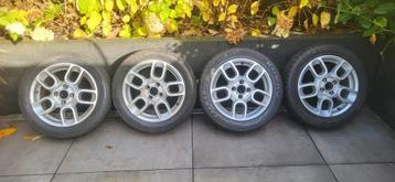 Mooie set velgen met winterbanden beschikbaar voor biedingen