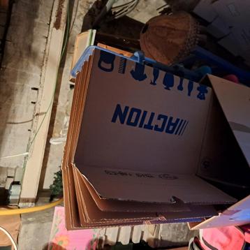 Verhuisdozen verschillend 12 stuks beschikbaar voor biedingen