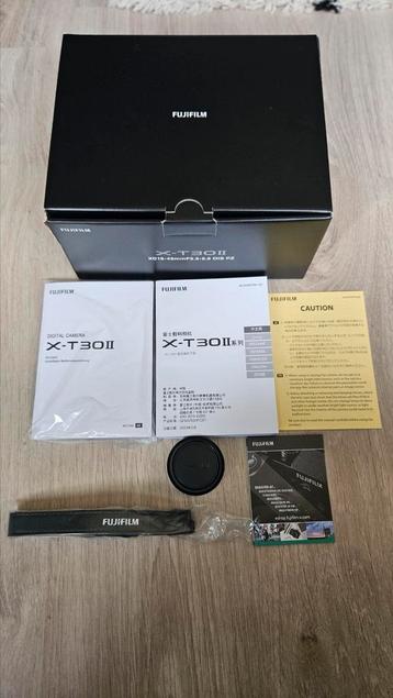 Instructie boekjes, lederen strap en doos fujifilm xt30II  beschikbaar voor biedingen