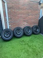 Nissan velgen 5x114,3 met winterbanden, Auto-onderdelen, Banden en Velgen, Ophalen, 215 mm, Velg(en), 16 inch