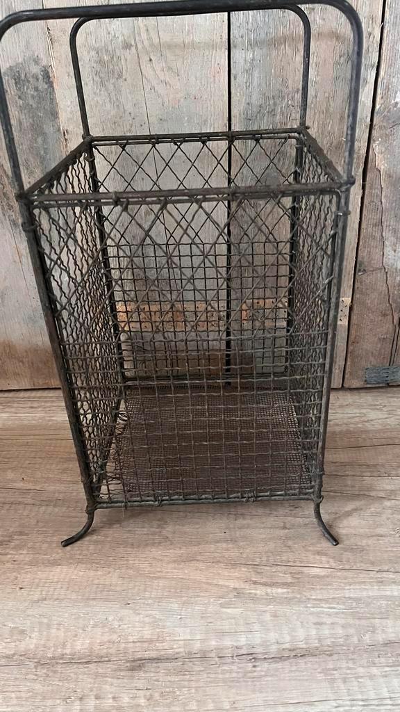 Rustieke ijzeren korf voor open haard, Antiek en Kunst, Antiek | Woonaccessoires, Ophalen of Verzenden