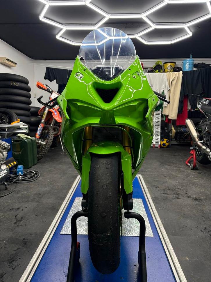 Kawasaki Ninja ZX-6R 2024 circuitmotor, Motoren, Motoren | Kawasaki, Particulier, Super Sport, meer dan 35 kW, 4 cilinders, Quickshifter