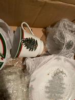kerstmis servies 5 kopjes met 12 bordjes, Ophalen, Gebruikt, Keramiek, Overige stijlen