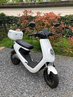 Scooter elektrisch NIU, Fietsen en Brommers, Snorfietsen en Snorscooters, Overige merken, Zo goed als nieuw, Elektrisch, Ophalen