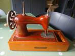 Vintage Kinder Naaimachine - USSR, Ophalen of Verzenden