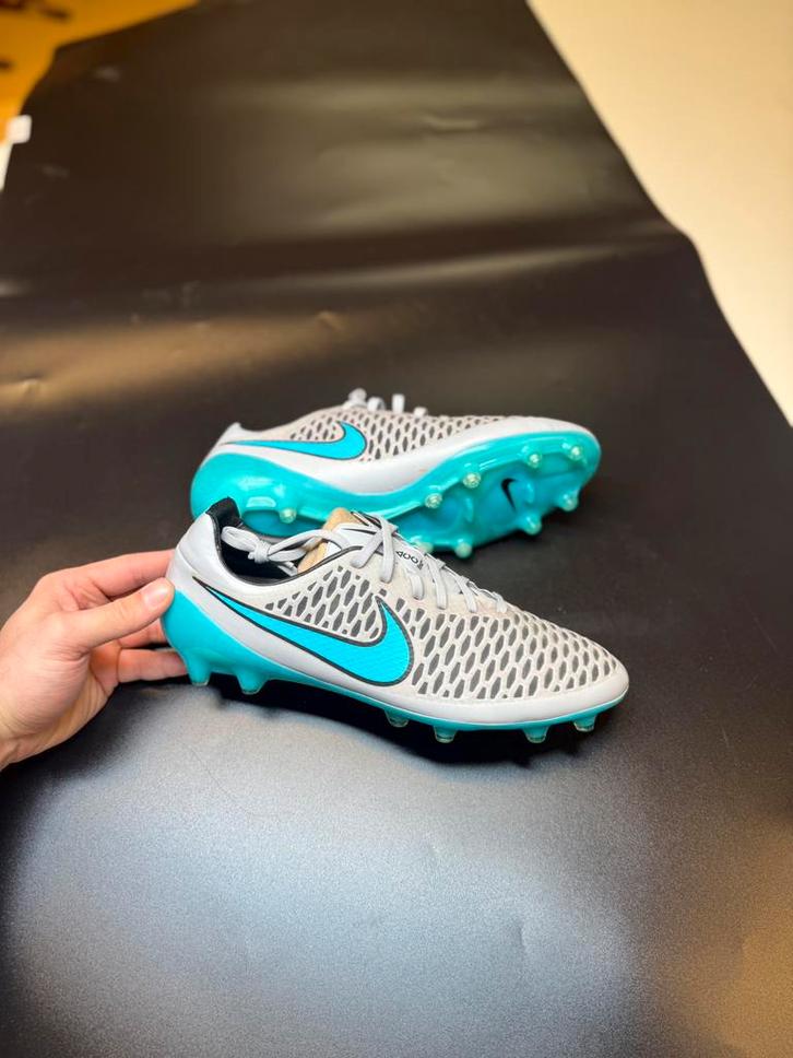 Nike magista opus voetbalschoenen, Sport en Fitness, Voetbal, Zo goed als nieuw, Schoenen, Maat XS of kleiner, Ophalen of Verzenden