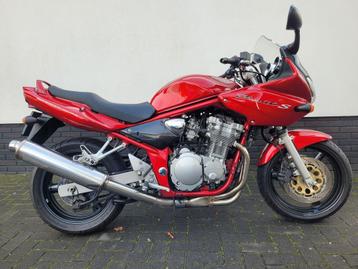 SUZUKI GSF 600 S BANDIT-Prachtige staat-zie fotos (bj 2001) beschikbaar voor biedingen