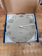 Karlsson Wandklok On The Edge Ø42cm (Goed), Huis en Inrichting, Woonaccessoires | Klokken, Wandklok, -, -, Karlsson