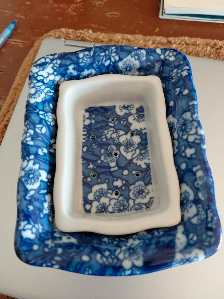 Blauw/wit gebloemd zeepbakje, Huis en Inrichting, Keuken | Servies, Schaal of Schalen, Overige stijlen, Ophalen of Verzenden