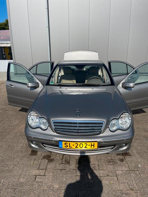 Mercedes C-Klasse 2.5 V6 6 CilinderC230 Sedan AUT 2006 Grijs, Auto's, Mercedes-Benz, Particulier, C-Klasse, Benzine, F, Sedan