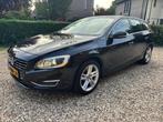 Volvo V60 2.4 D6 AWD Plug-In Hybrid R-Design, Auto's, Volvo, Automaat, Zwart, Vierwielaandrijving, 11 kWh