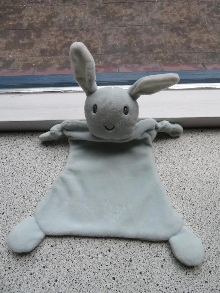 Knuffeldoek konijn merk Evora van Kruidvat grijs velours, Kinderen en Baby's, Speelgoed | Knuffels en Pluche, Zo goed als nieuw