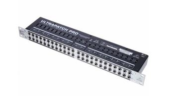 2 keer Behringer PX3000 Ultrapatch Pro beschikbaar voor biedingen