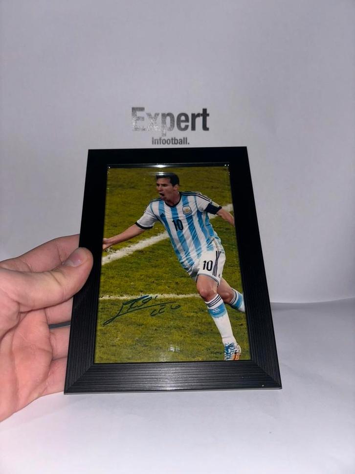 Messi gesigneerde foto ingelijst - Argentinie, Verzamelen, Sportartikelen en Voetbal, Nieuw, Spelerskaart, Buitenlandse clubs