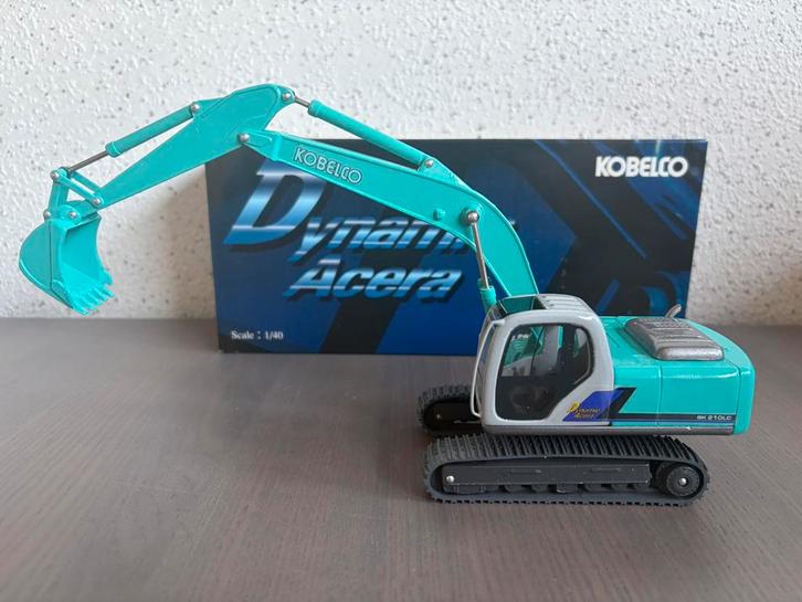 Kobelco SK 210LC Dynamic Acera 1/40, Hobby en Vrije tijd, Modelauto's | 1:43, Nieuw, Tractor of Landbouw, Overige merken, Ophalen of Verzenden