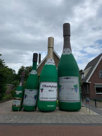 champagnefles 3 4,5 6 en 8 m hoog huren met leeftijd / doek beschikbaar voor biedingen