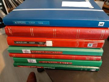 Doos C met 6 goedgevulde postzegelalbums nederland  beschikbaar voor biedingen