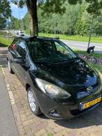 Mazda 2 1.3 55KW 5DRS 2011 Zwart (APK tot 8/2/26), Auto's, Mazda, Voorwielaandrijving, Stof, 74 pk, Zwart
