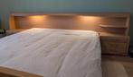 Mooi 2 persoons bed 180 X 210 cm., met 2 nachtkastjes, Ophalen, Tweepersoons, 180 cm, Hout