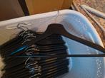 21 houten hangers zwart, Ophalen of Verzenden, Zo goed als nieuw, Hout, Volwassenen