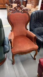 Antieke fauteuil met houten frame en oranje bekleding, Ophalen, Gebruikt
