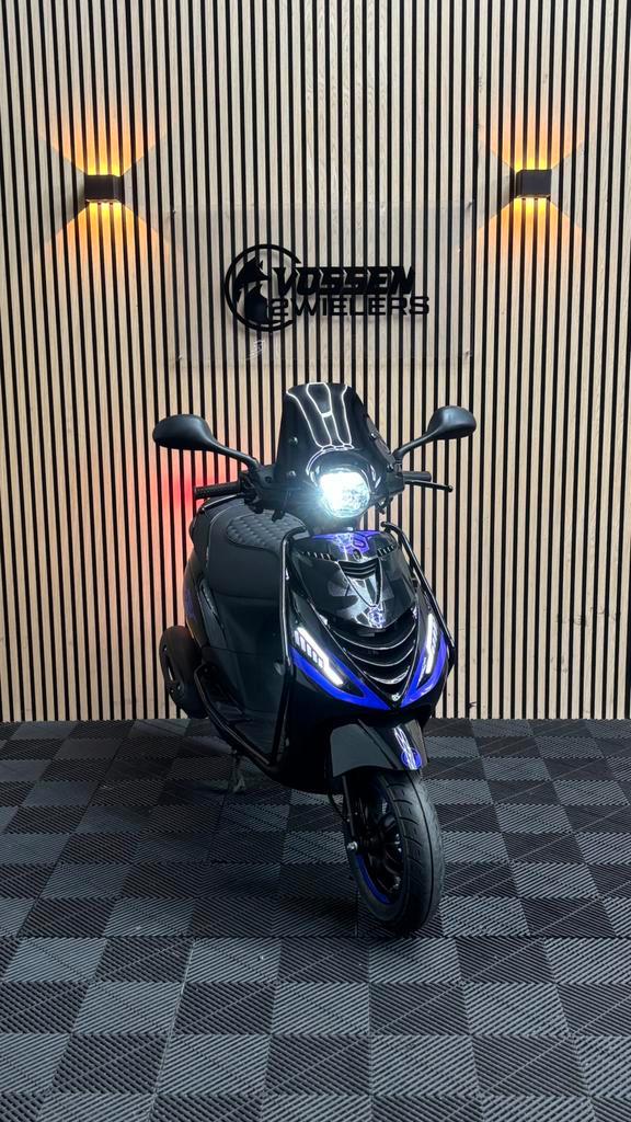 Piaggio Zip | Black & Purple Edition | 2024 | 160 KM |, Fietsen en Brommers, Scooters | Piaggio, Zo goed als nieuw, Zip, Maximaal 45 km/u