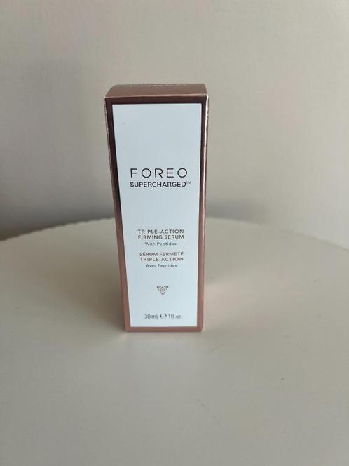 FOREO - SUPERCHARGED - TRIPLE ACTION FIRMING SERUM - 30 ML, Sieraden, Tassen en Uiterlijk, Uiterlijk | Gezichtsverzorging, Nieuw