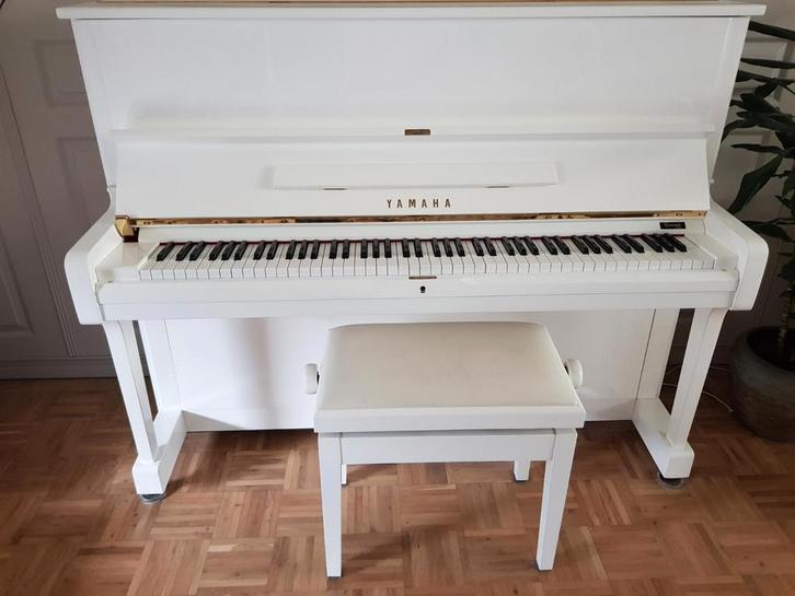Yamaha u1h piano wit hoogglans, Muziek en Instrumenten, Piano's, Zo goed als nieuw, Piano, Wit, Hoogglans, Ophalen