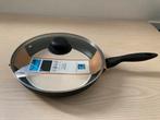 Braadpan met deksel met anti aanbaklaag Doorsnee 28 cm.Nieuw, Ophalen of Verzenden, Nieuw, Aluminium, Koekenpan of Braadpan