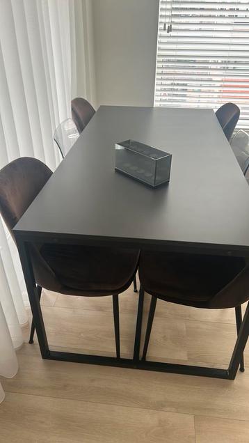 Eettafel 180*90 6 personen! Zsm weg!