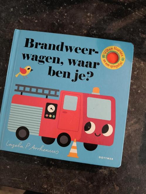 Ingela P Arrhenius - Brandweerwagen, waar ben je?, Boeken, Kinderboeken | Baby's en Peuters, Zo goed als nieuw, Ophalen of Verzenden