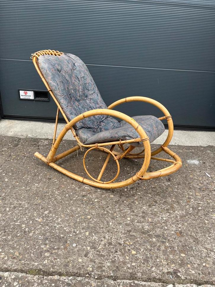 Schommelstoel rotan rattan bamboe Italië Franco Albini €225, Verzamelen, Retro, Huis en Inrichting, Ophalen of Verzenden