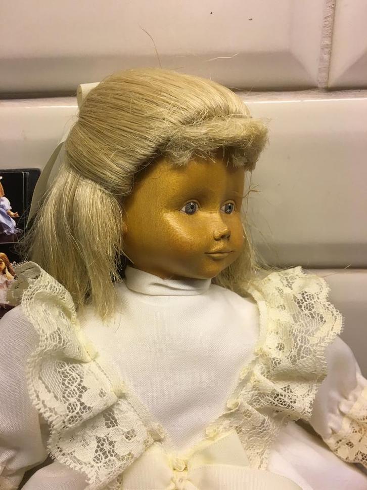 Verzamelaars Pop ‘Dolfi Italie’ Handgemaakt Houtsnijwerk., Verzamelen, Poppen, Zo goed als nieuw, Pop, Ophalen of Verzenden