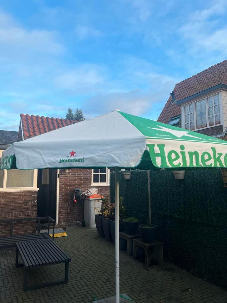 Heineken Parasol - Ideaal voor Tuin of Terras!, Tuin en Terras, Parasols, Gebruikt, Stokparasol, 2 tot 3 meter, Kantelbaar, Ophalen