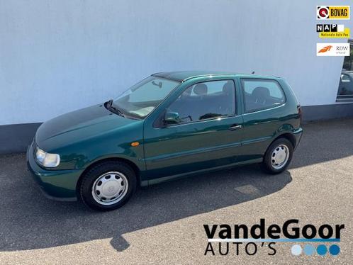 Volkswagen Polo 1.6 aut., '96, 115000 km, nieuwe apk in een, Auto's, Volkswagen, Bedrijf, Te koop, Polo, Metallic lak, Radio, Startonderbreker