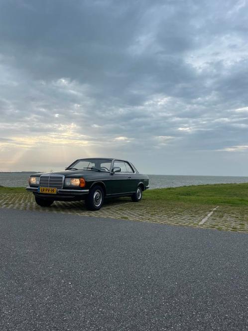 Mercedes-Benz 200-Serie 2.3 230 CE AUT 1982 Groen, Auto's, Mercedes-Benz, Particulier, 200-Serie, Benzine, Coupé, Automaat, Geïmporteerd